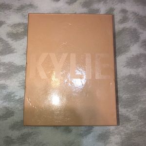 Kylie Jenner Highligher